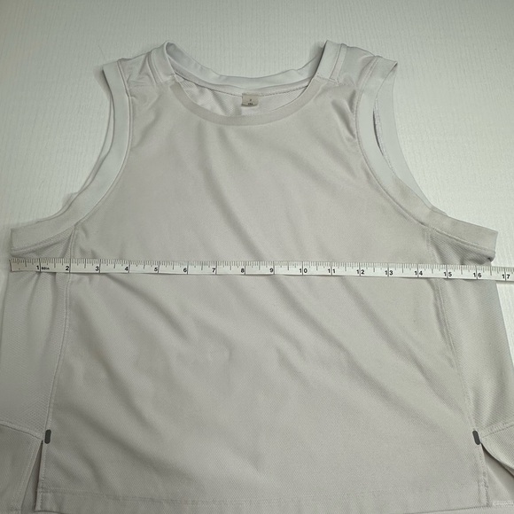 Lululemon Women’s Mesh Back Cropped Train Tank Top Size 2 - Picture 10 of 11